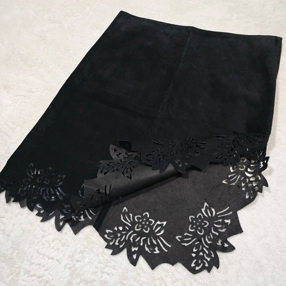 Parallel Genuine Suede Mini Skirt Floral Cut Hem Side Zip Black Size 8 Nwt — image 7 of 8